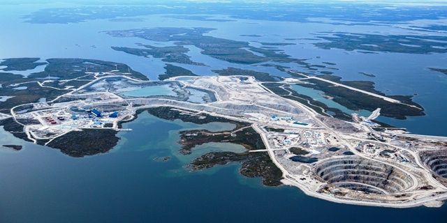 Photo Courtesy of The Diavik Diamond Mine