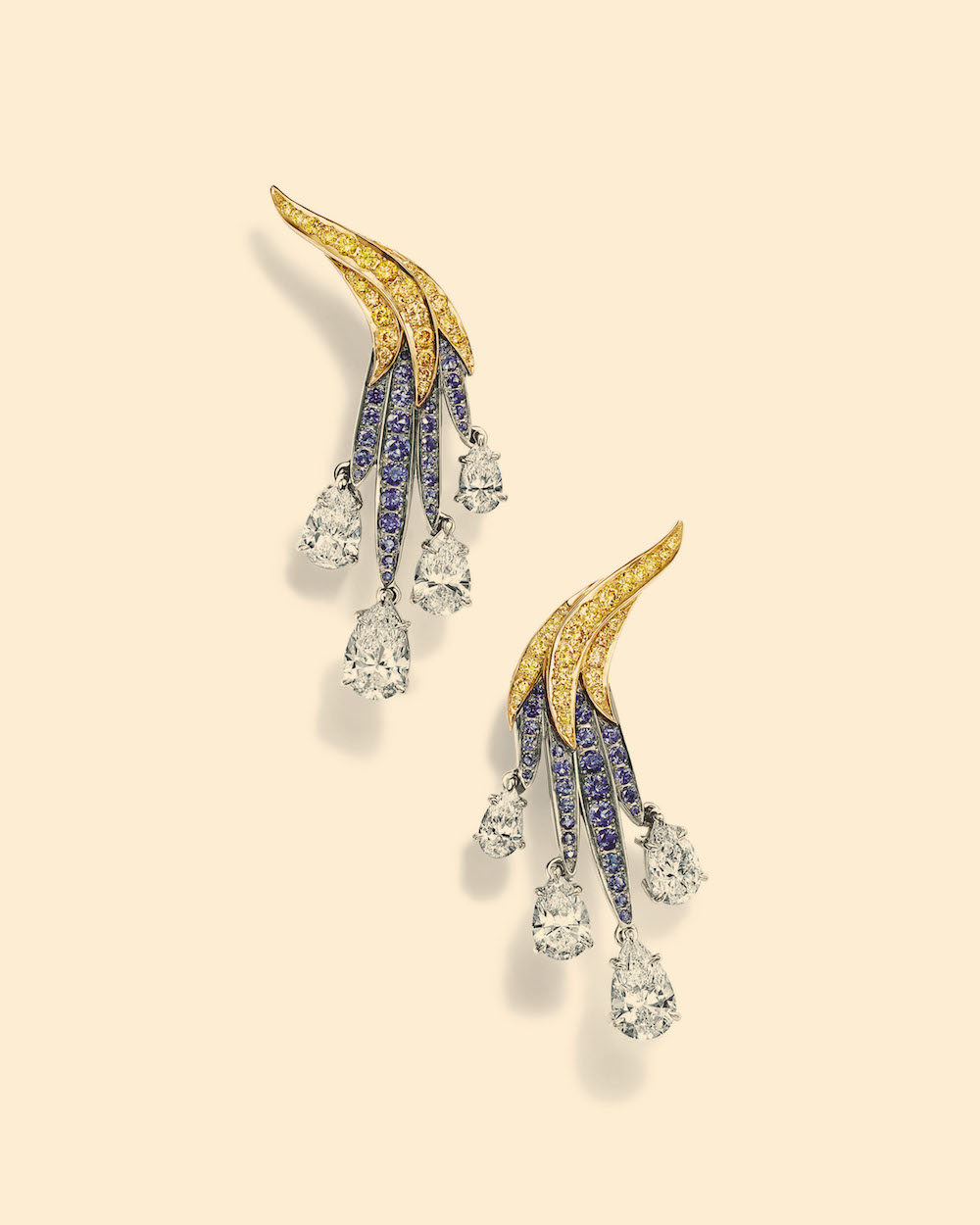 Earrings-in-platinum_Earrings-in-18k-yell_Bluebook_2017_Tiffany&Co