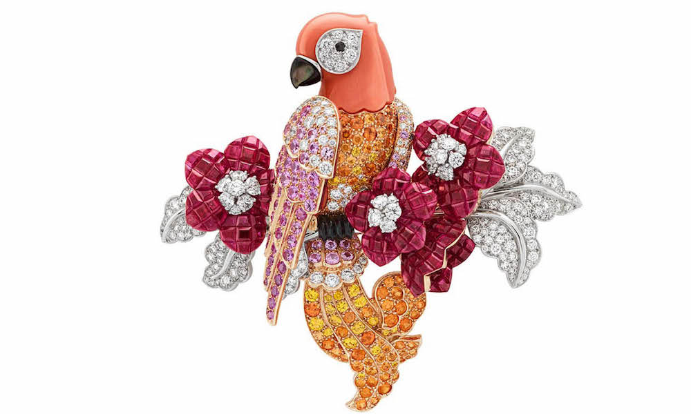 Van-Cleef-&-Arpels-Le-Secret- Broche-Perroquet-2017-Haute-Joaillerie