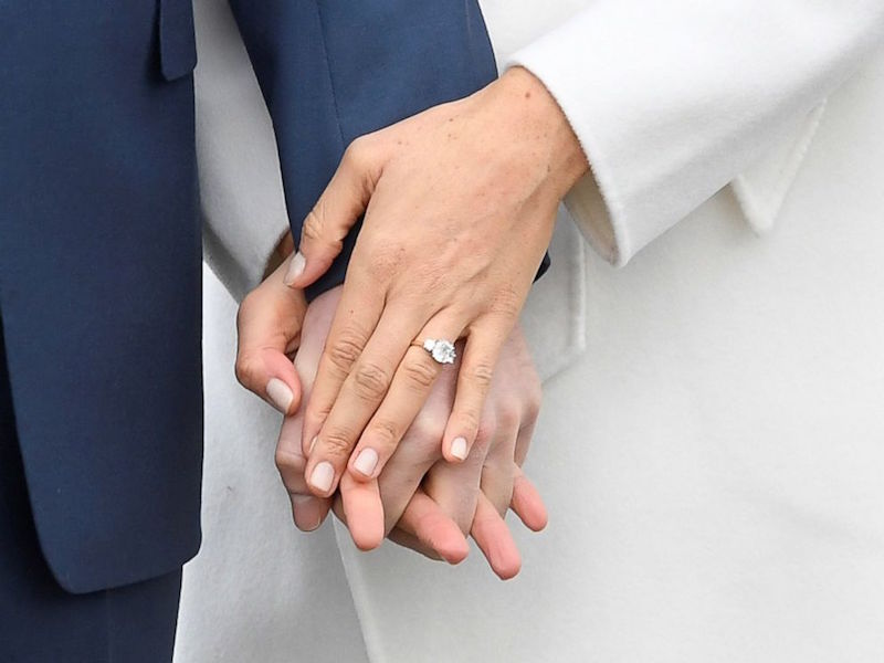 harry-meghan-engagement-ring-diamonds