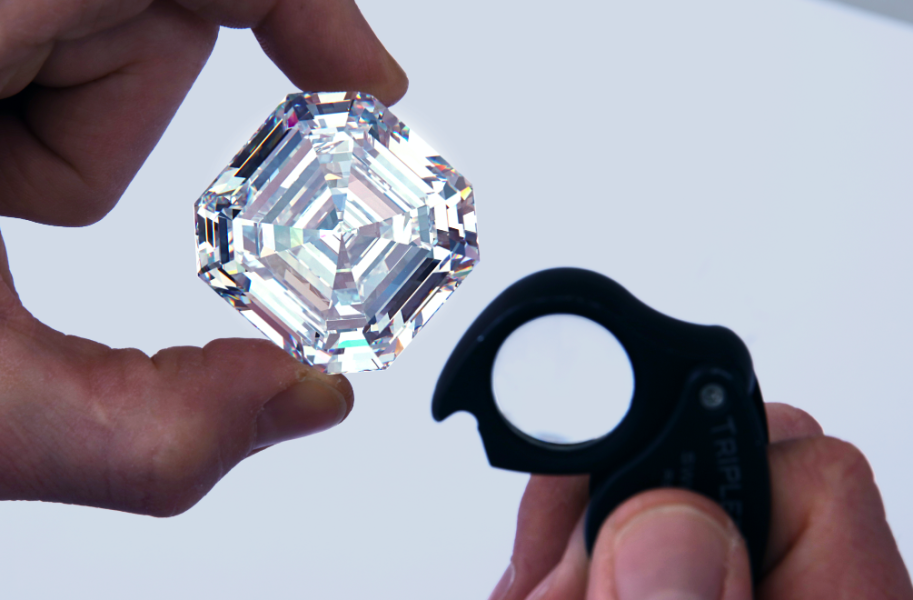 graff-Lesedi-la-rona-poilshed-302-carat