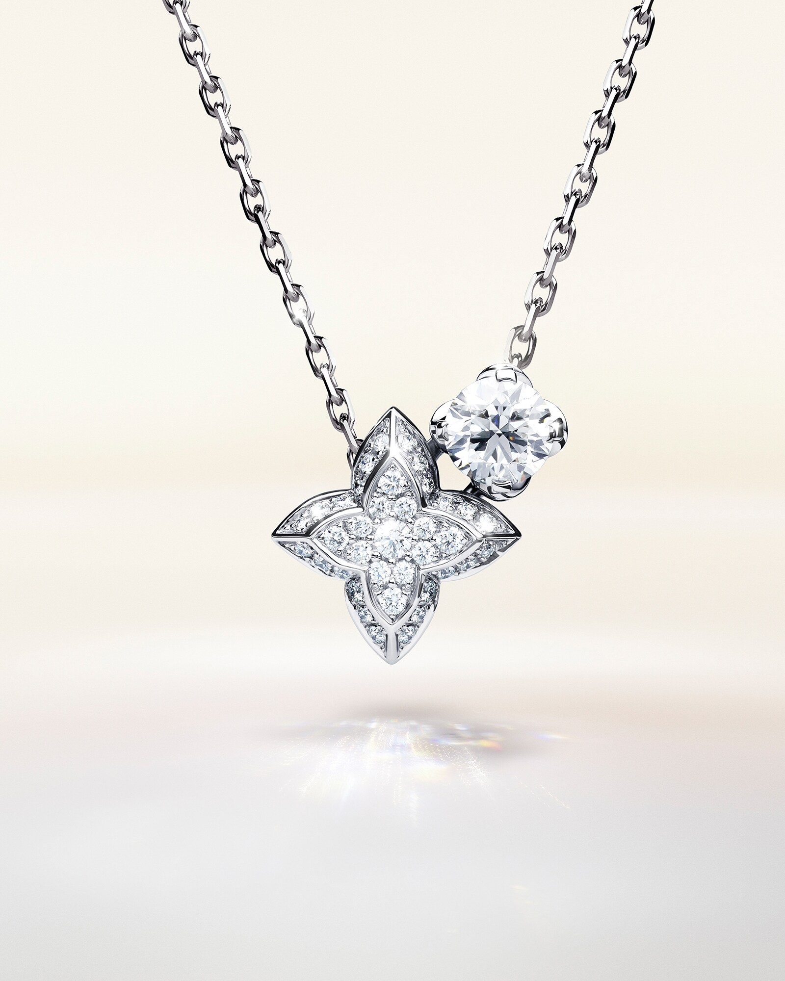 LV Diamonds Double Pendant, Round Brilliant cut - Jewelry - Collections