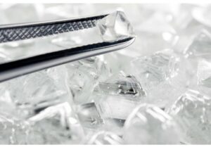 De Beers makes dramatic cut to production plan