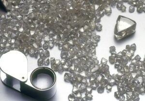 Rough diamond sales rise again for De Beers