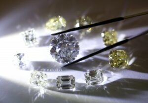 Inquiétude chez les diamantaires : l’AMS confond diamants naturels et synthétiques