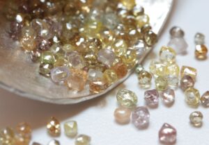 NET-A-PORTER lance un nouveau site de bijoux haut-de-gamme