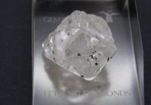 Des diamants roses étincelants aux enchères de taillé d’ALROSA