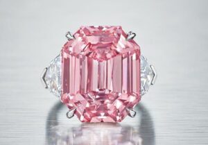 Un pendentif en perles et diamants de Marie-Antoinette vendu 36 millions USD