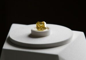 Diamond prices stable after year of declines