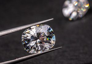 Il est essentiel d’informer les consommateurs pour vendre des diamants naturels
