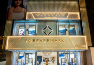 “The Next Generation of Master Jewelers”: An Immersive Documentary on Emerging French Talent