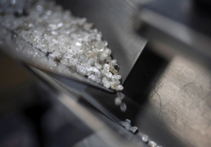 Diamants : retail résilient, production en difficulté